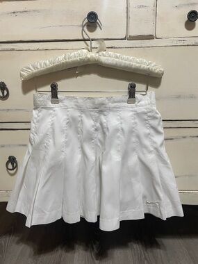 Nike White Flared Tennis Skirt with Subtle Swoosh